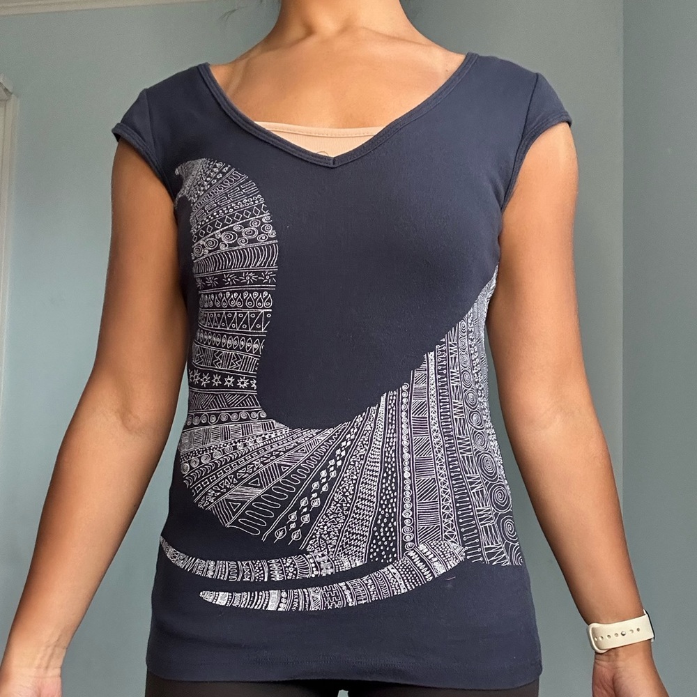 Elephant graphic t shirt